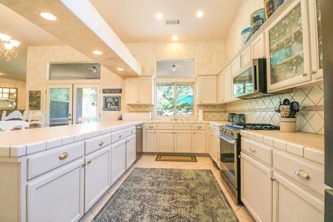 1140 E Chestnut Ct, Visalia, CA 93292 photo 15