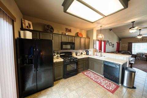 2294 Clover Meadow Ave, Tulare, CA 93274 photo 15