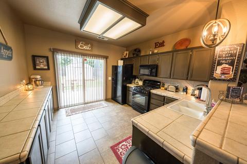 2294 Clover Meadow Ave, Tulare, CA 93274 photo 14