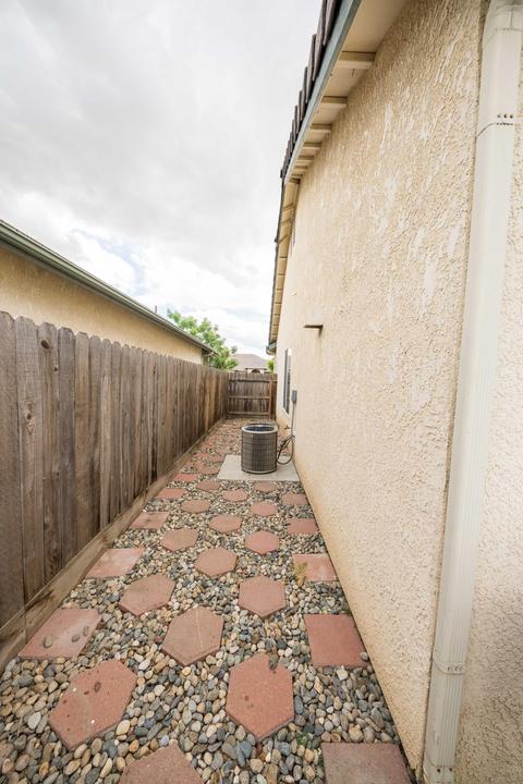 2294 Clover Meadow Ave, Tulare, CA 93274 photo 34