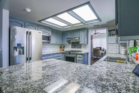3034 E Sycamore Ave, Visalia, CA 93292 photo 10