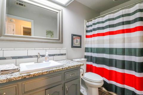 3034 E Sycamore Ave, Visalia, CA 93292 photo 24