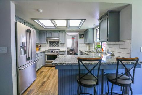 3034 E Sycamore Ave, Visalia, CA 93292 photo 12