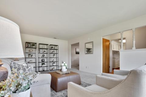 228 E Colonial Cir, Tulare, CA 93274 photo 6