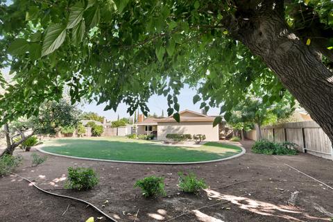 228 E Colonial Cir, Tulare, CA 93274 photo 28