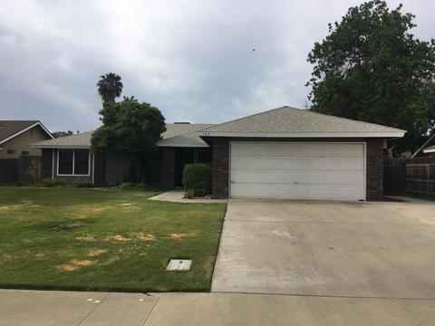703 Mike Ln, Hanford, CA 93230 photo 1