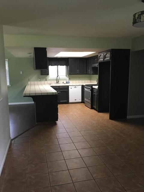 703 Mike Ln, Hanford, CA 93230 photo 4