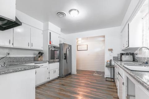 303 E Willow St, Exeter, CA 93221 photo 8