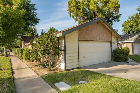 1706 E Perez Ct, Visalia, CA 93292 photo 2