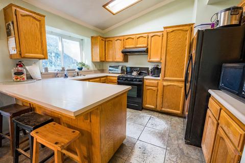 1706 E Perez Ct, Visalia, CA 93292 photo 13