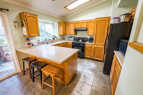 1706 E Perez Ct, Visalia, CA 93292 photo 15