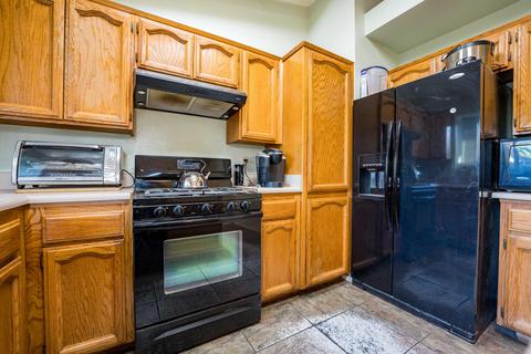 1706 E Perez Ct, Visalia, CA 93292 photo 18