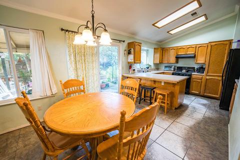 1706 E Perez Ct, Visalia, CA 93292 photo 11
