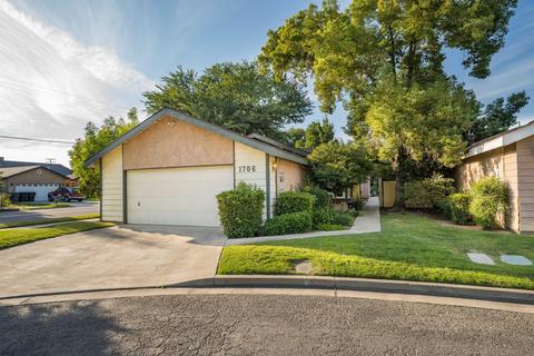 1706 E Perez Ct, Visalia, CA 93292 photo 1