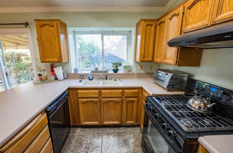 1706 E Perez Ct, Visalia, CA 93292 photo 16