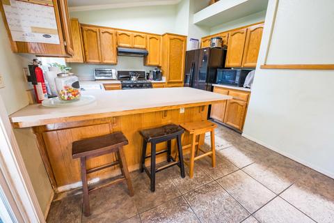 1706 E Perez Ct, Visalia, CA 93292 photo 14
