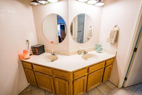 1706 E Perez Ct, Visalia, CA 93292 photo 28
