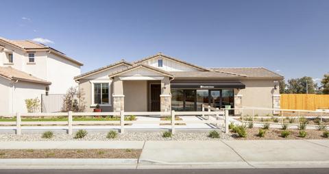 456 Daphne Ln, Lemoore, CA 93245 photo 1