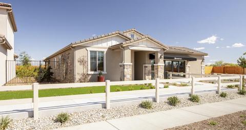 456 Daphne Ln, Lemoore, CA 93245 photo 2