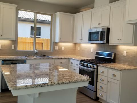 471 Daphne Ln, Lemoore, CA 93245 photo 3