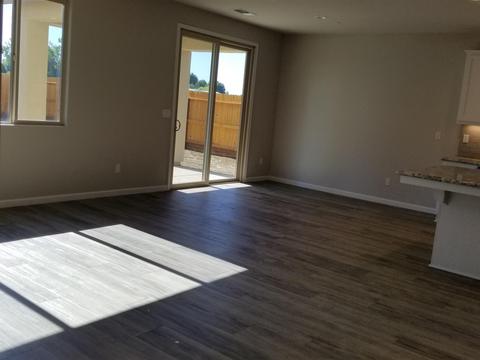 471 Daphne Ln, Lemoore, CA 93245 photo 6