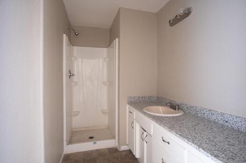650 N E St, Tulare, CA 93274 photo 10