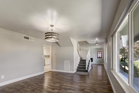 531 W Iris Ave, Visalia, CA 93277 photo 11