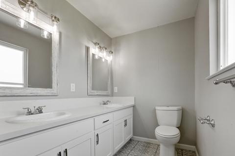 531 W Iris Ave, Visalia, CA 93277 photo 5
