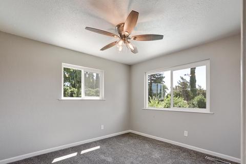 531 W Iris Ave, Visalia, CA 93277 photo 18