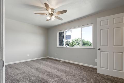 531 W Iris Ave, Visalia, CA 93277 photo 25