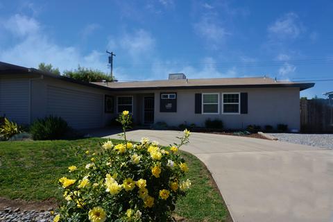 3207 E Laurel Ave, Visalia, CA 93292 photo 1