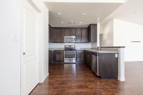 695 Blossom Ct, Exeter, CA 93221 photo 4