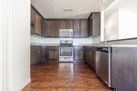 695 Blossom Ct, Exeter, CA 93221 photo 5