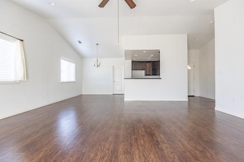 695 Blossom Ct, Exeter, CA 93221 photo 9