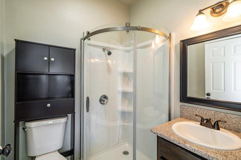210 E 11th St, Hanford, CA 93230 photo 18