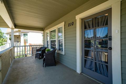 210 E 11th St, Hanford, CA 93230 photo 3