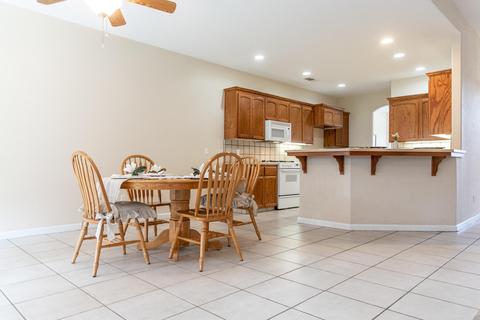 3443 E Howard Ct, Visalia, CA 93292 photo 18