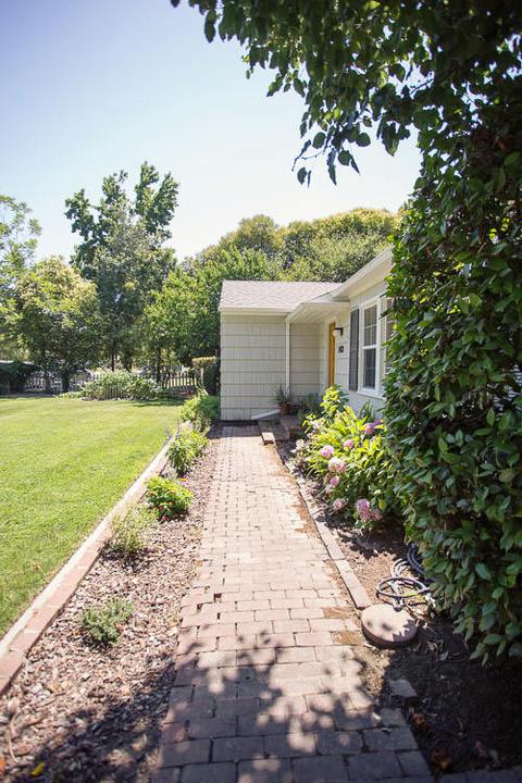 2431 E Westcott Ave, Visalia, CA 93292 photo 10