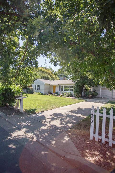 2431 E Westcott Ave, Visalia, CA 93292 photo 6