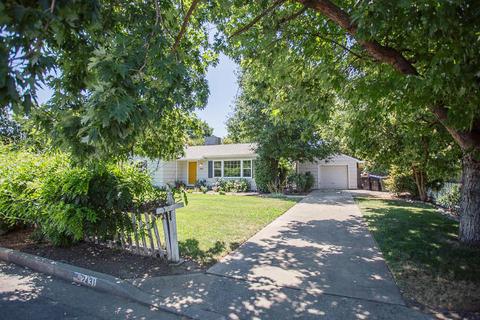2431 E Westcott Ave, Visalia, CA 93292 photo 2