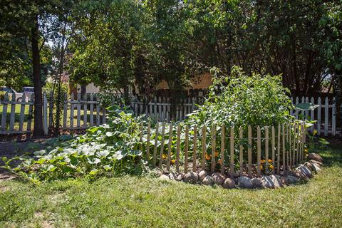 2431 E Westcott Ave, Visalia, CA 93292 photo 9