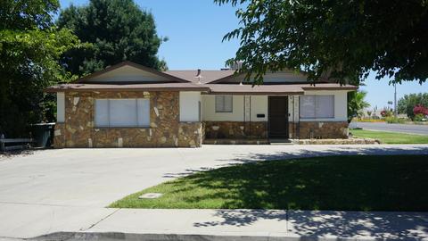 20 Acacia Dr, Lemoore, CA 93245 photo 2