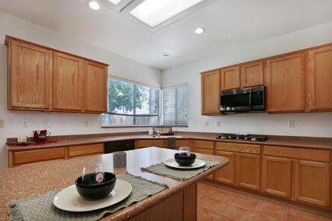 752 Brentwood Dr, Lemoore, CA 93245 photo 11