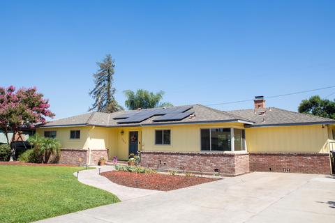 1042 E Cross Ave, Tulare, CA 93274 photo 1