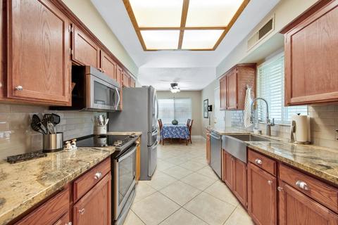 239 N Homsy Ave, Clovis, CA 93612 photo 7