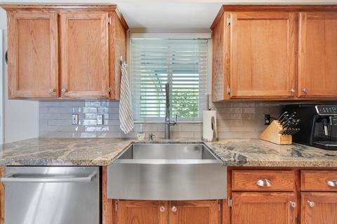 239 N Homsy Ave, Clovis, CA 93612 photo 8