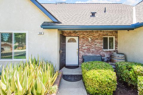 239 N Homsy Ave, Clovis, CA 93612 photo 5