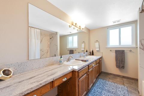239 N Homsy Ave, Clovis, CA 93612 photo 17