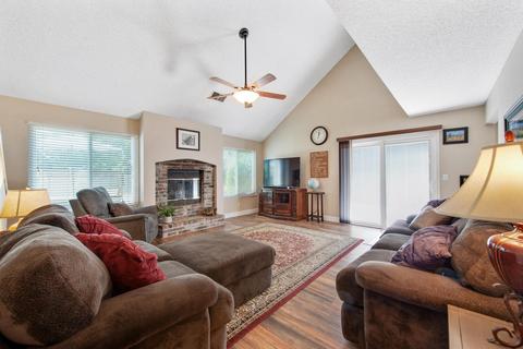 239 N Homsy Ave, Clovis, CA 93612 photo 14