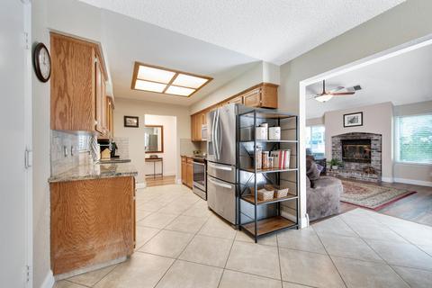 239 N Homsy Ave, Clovis, CA 93612 photo 11